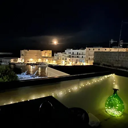 Romantic Harbor Apartment