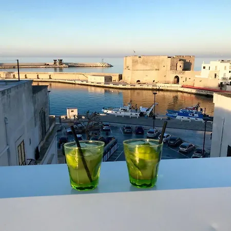 Romantic Harbor