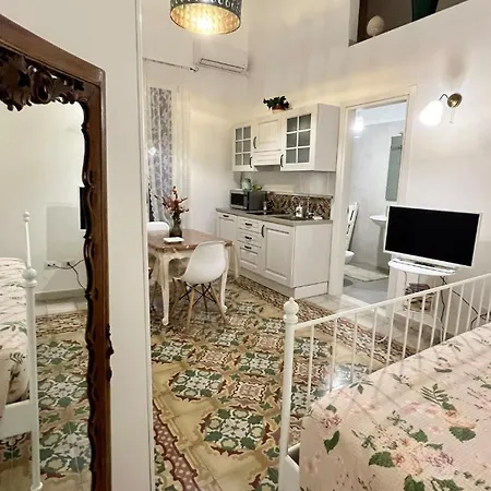 Romantic Harbor Apartment